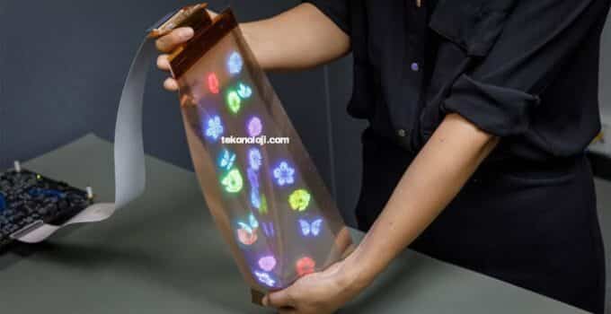LG showed a display that can be stretched from 12 to 14 inches